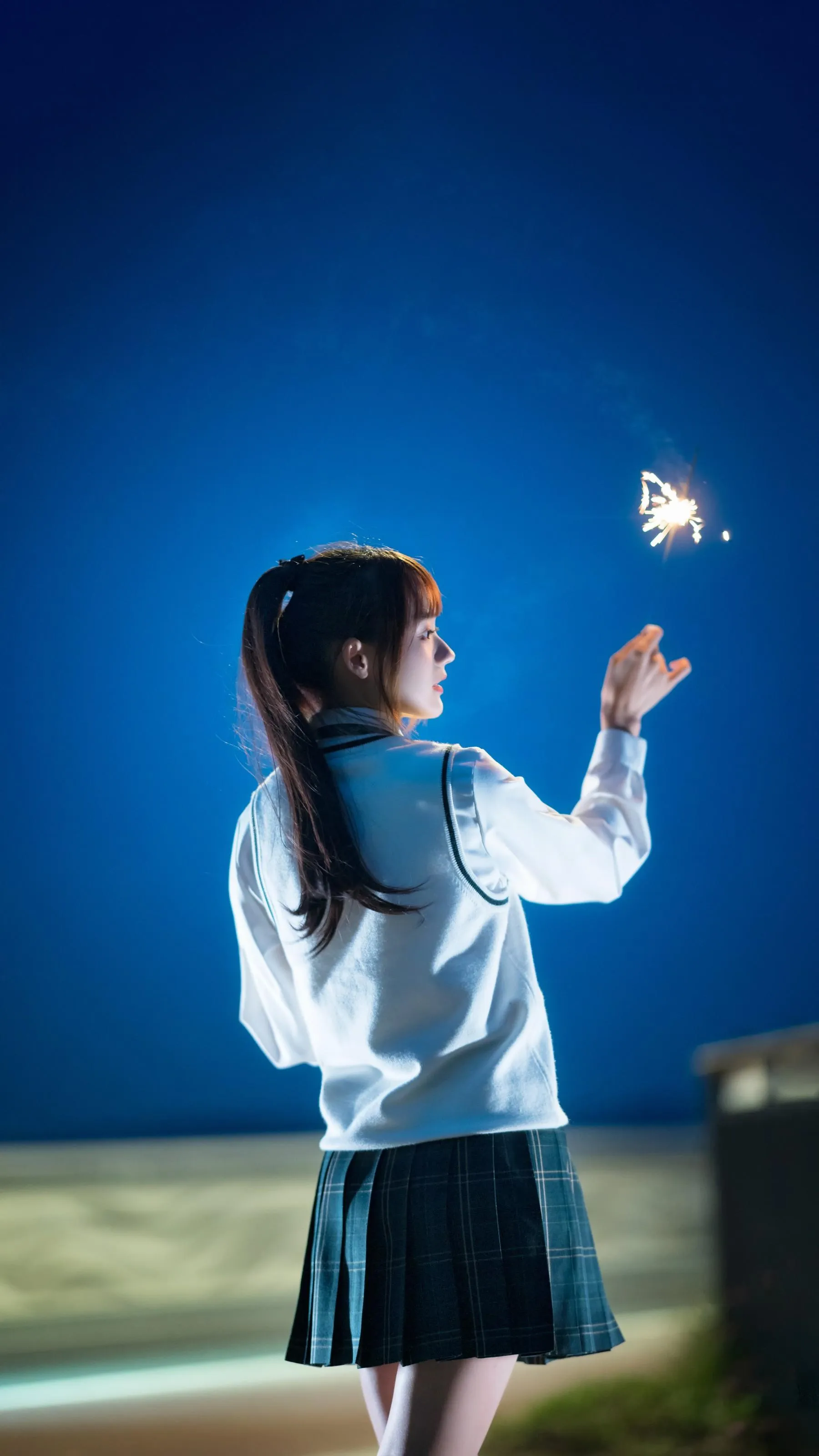 [艺图语] 2022.06.26 青草味的河堤 兔子Zzz不吃胡萝卜 [26P]插图3